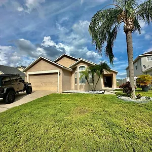 Holiday home Grand Superior 4br Pool House Near Parks, Davenport